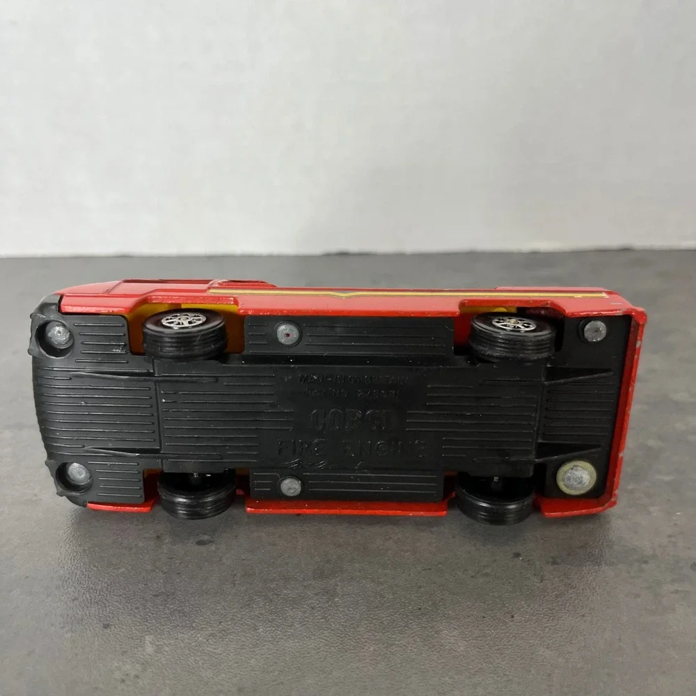 Vintage Corgi Juniors Fire Engine Truck‎ Diecast Toy Vehicle 1970's